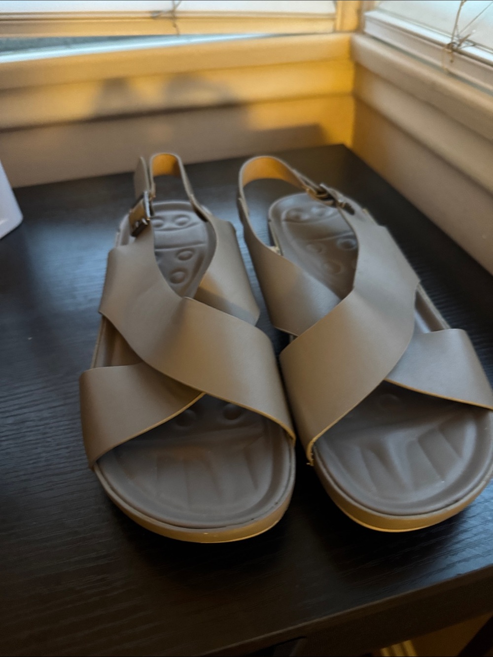 Women’s Crisscross Slingback Sandals - Light Taupe